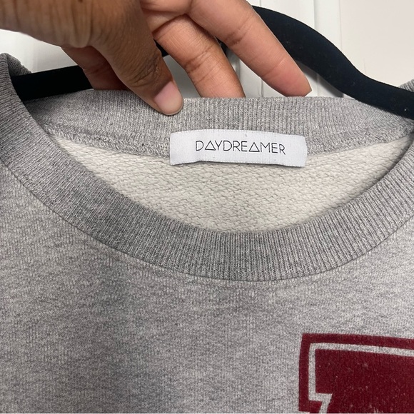 Daydreamer Cropped Graphic Sweatshirt - Picture 5 of 9